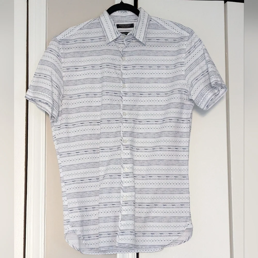 Banana Republic Cotton Camden Fit Lightweight Custom O78 Wash Shirt